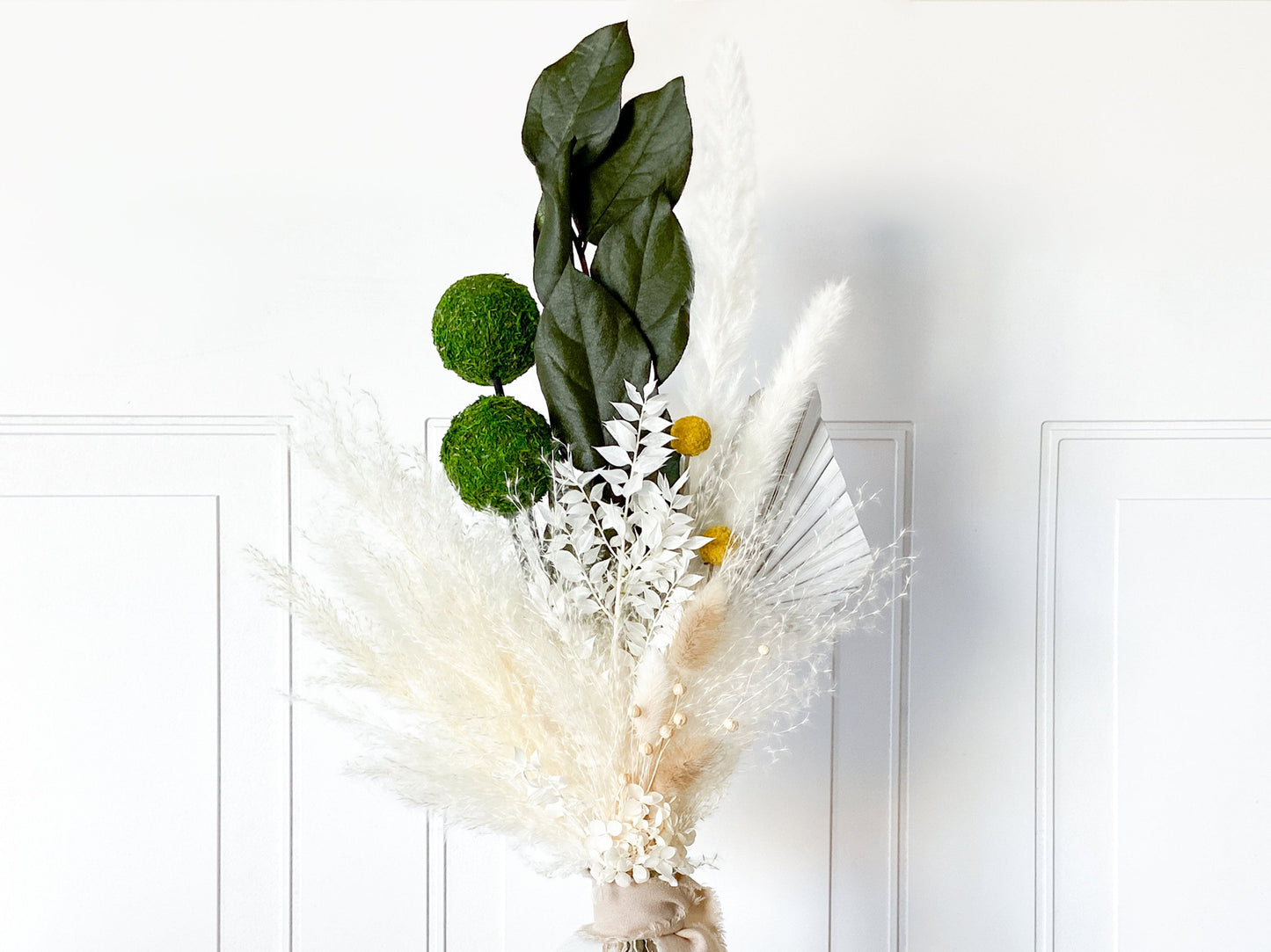 Green Moss & Neutral Dried Flower Bouquet