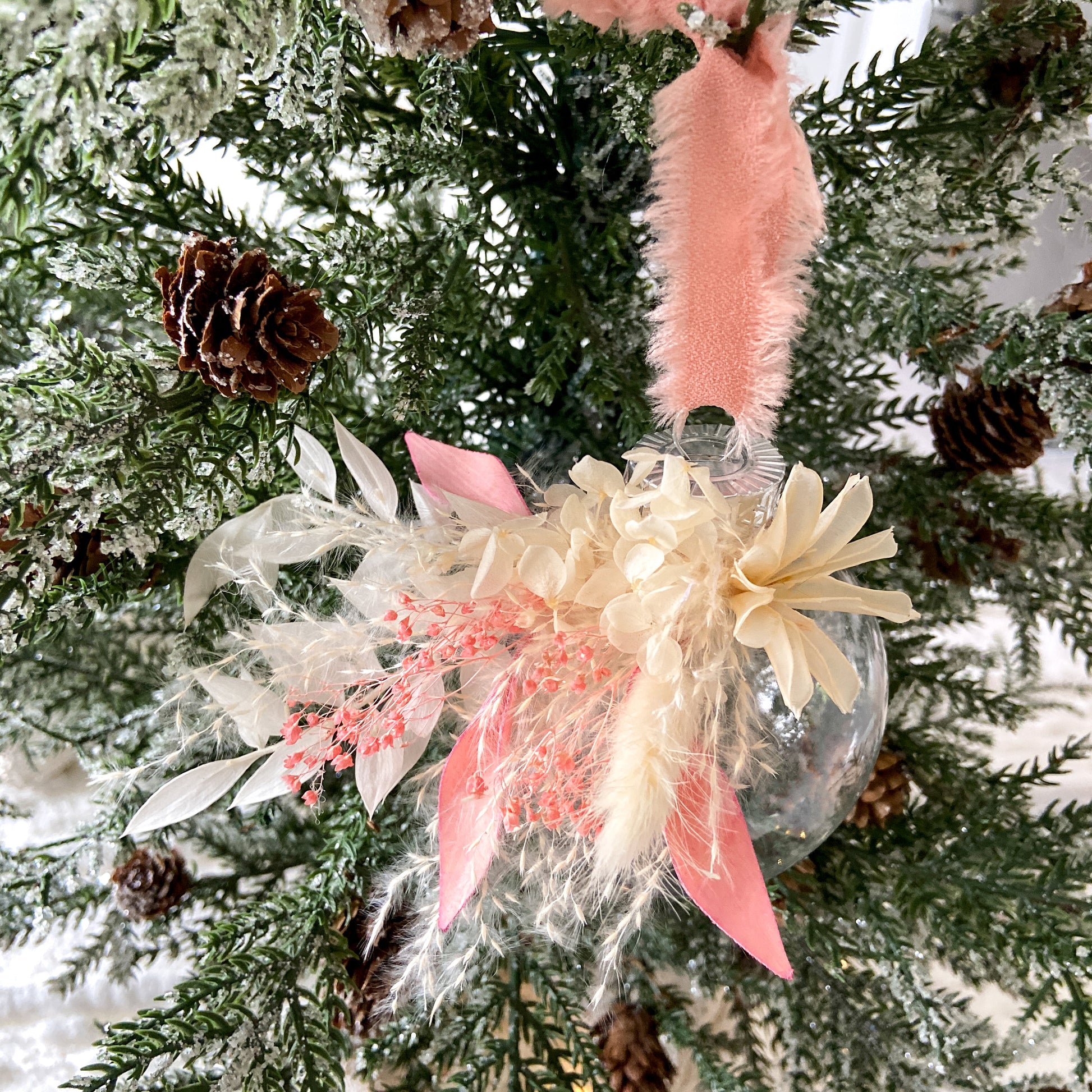 Set Of Dried Flowers Ornaments