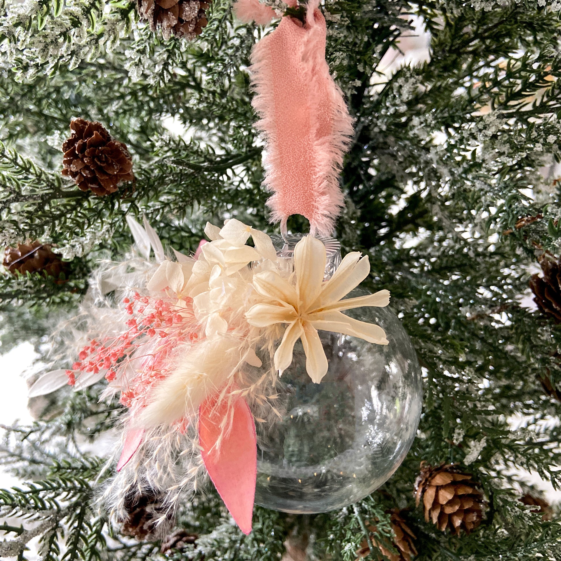 Set Of Dried Flowers Ornaments